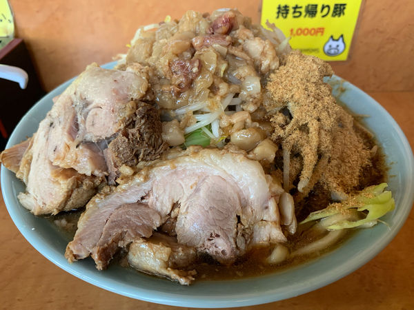 「大ラーメン　魚粉　ヤサイ普通アブラマシマシカラメ」@立川マシマシ ロイヤルスープの写真
