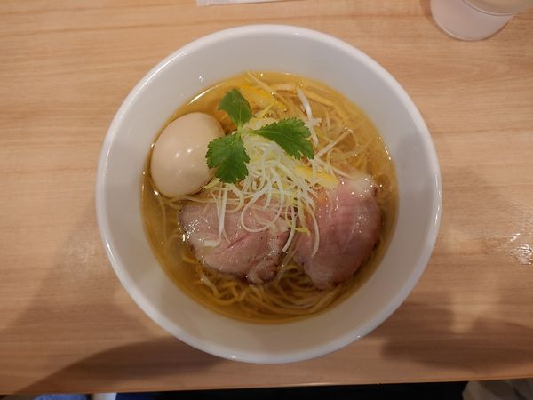 「柚子塩ラーメン　謹製味玉」@和麺ぐり虎 名古屋店の写真