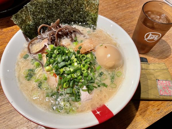 「特製ラーメン」@ラーメン凪 豚王 渋谷店の写真