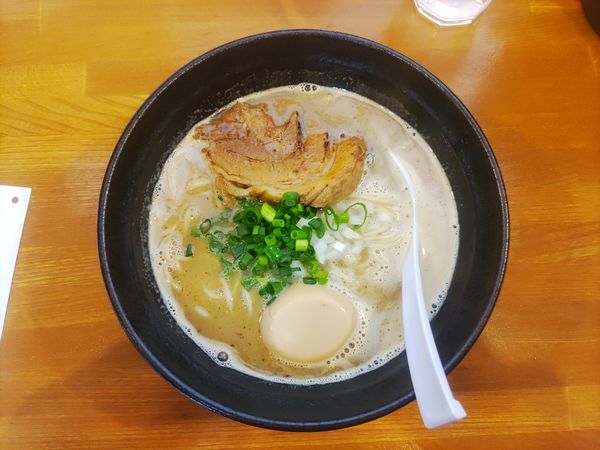 「鶏白湯らーめん塩+煮玉子  ﾒﾝﾏ抜き」@麺Builder′sあり蔵の写真