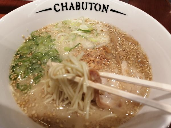 「ちゃぶとんらぁ麺(820)」@ちゃぶ屋 とんこつ らぁ麺 CHABUTON ヨドバシ横浜店の写真