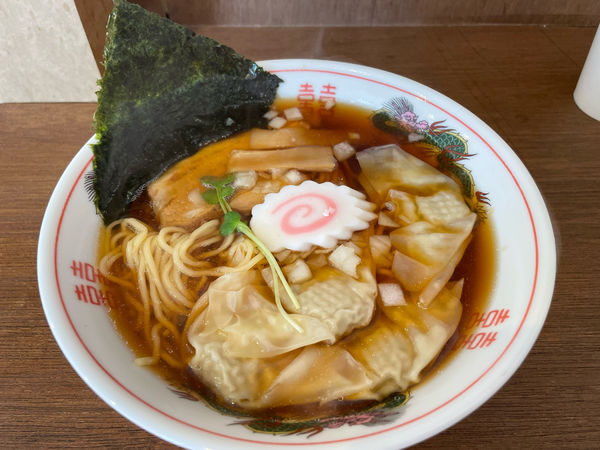 「ワンタンメン700円」@中華そば 鈴乃家の写真