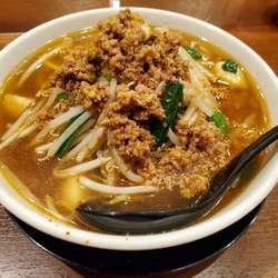 ベトコンラーメン+自家製台湾ミンチ