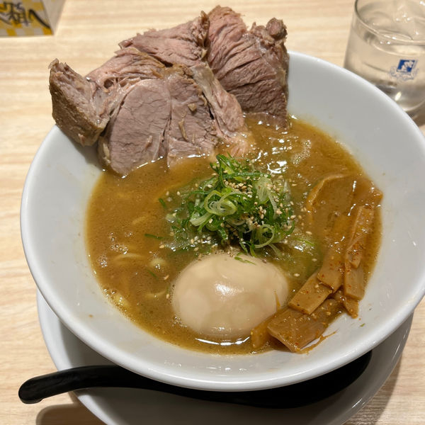 「えいちつー麺」@麺や えいちつーの写真