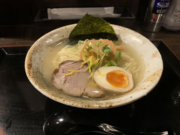 「塩ラーメン（800円）」@麺処 三虎の写真