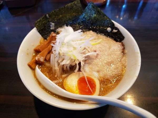 「環七ラーメン（背脂多め」@環七ラーメン 周麺の写真