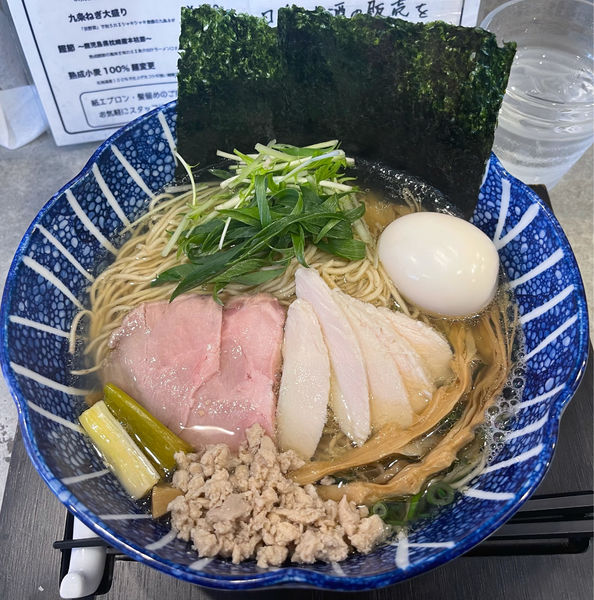 「海香る熟成魚介塩特製塩ラーメン」@ラーメンクワトロの写真