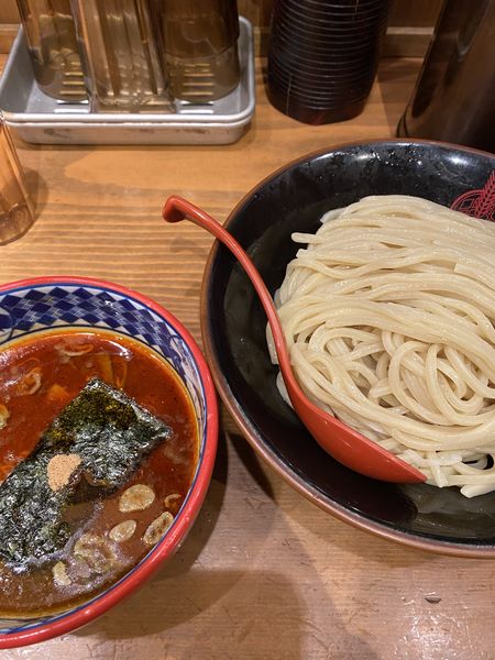 「辛つけ麺（大盛）」@つけ麺専門店 三田製麺所 桜木町駅前店の写真