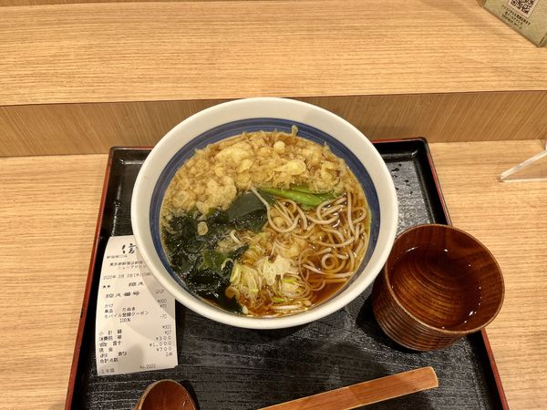 「たぬきそば370円」@そば処 信州屋 新宿南口店の写真