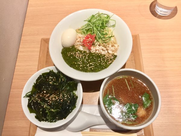 「特製めかぶと鶏の和えつけそば【1600円】」@ラーメンWalkerキッチンの写真