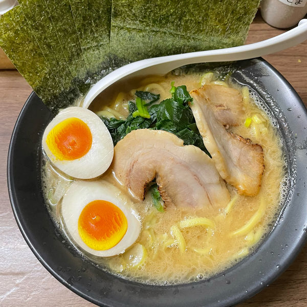 「豚骨醤油SP」@家系らーめん 横崎家の写真