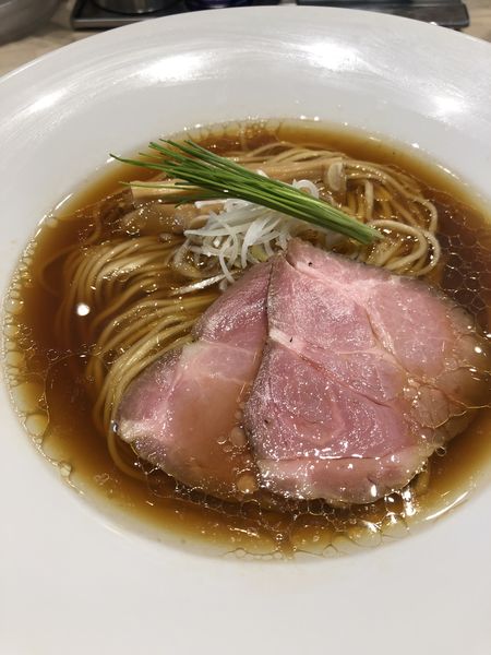 「地鶏としじみの中華蕎麦(醤油・細麺)900円」@宍道湖しじみ中華蕎麦 琥珀 東京本店の写真