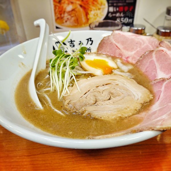 「濃厚ラーメン  ・レアチャーシュー」@吉み乃製麺所 大和店の写真
