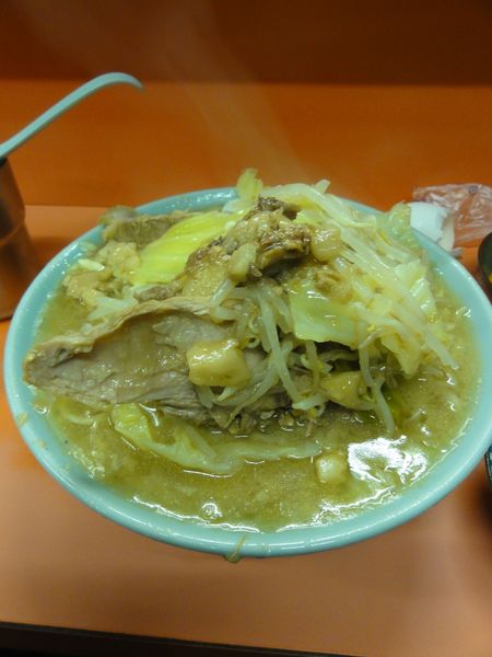 「富士丸ラーメン少なめ生卵980円」@ラーメン富士丸 神谷本店の写真