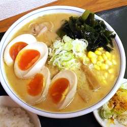 味噌中華そば＋味玉　900＋100円