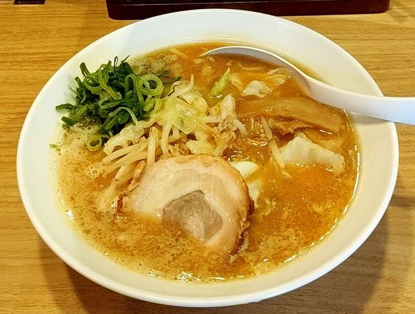 「白味噌らーめん」@威風 南青山店の写真