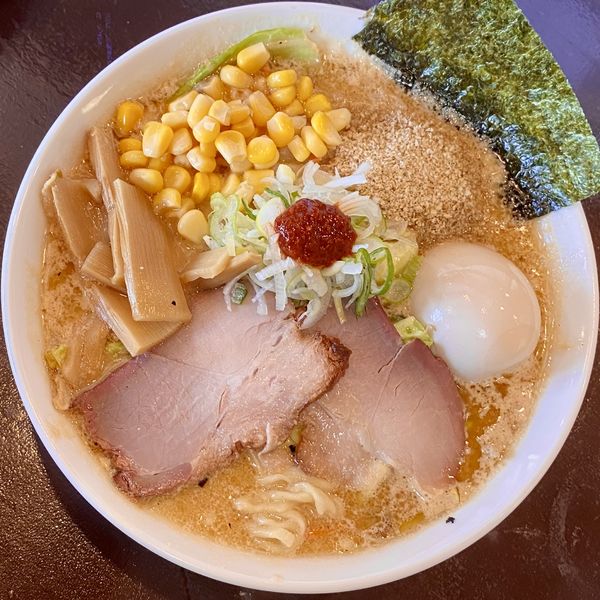 「手もみ白みそラーメン ¥900円（味玉サービスCP）」@諭吉製麺所の写真