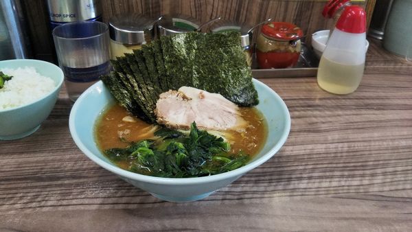 「ラーメン並+海苔 脂多め味濃いめ」@横浜ラーメン 武蔵家 中野本店の写真
