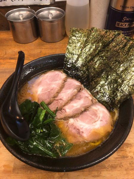 「チャーシュー麺並硬め濃いめ、ライス」@家系ラーメン 傳助の写真