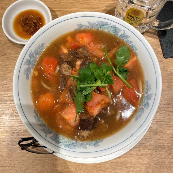 「牛肉トマト麺（西红柿牛肉面）」@餃子百珍 一味玲玲 東京駅八重洲口店の写真