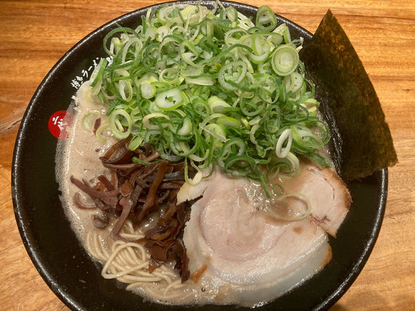 「ネギラーメン¥840」@羽釜豚骨博多ラーメン 二代目けんのすけ 本店の写真