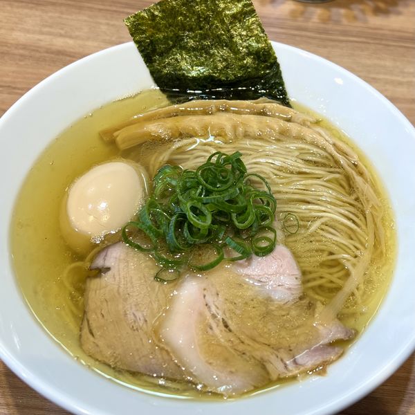 「味玉塩らーめん」@らーめん にじいろの写真