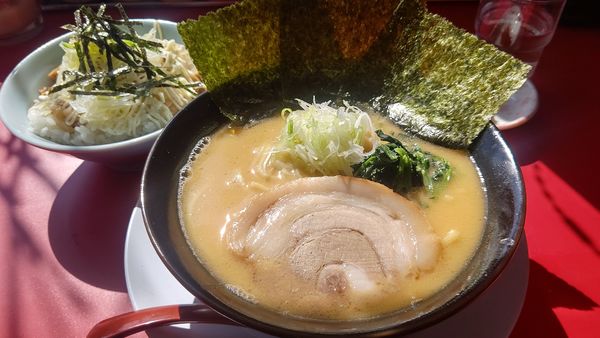 「ラーメン味噌７５０円&チャーマヨ丼３５０円＋辛玉５０円」@葵一家の写真