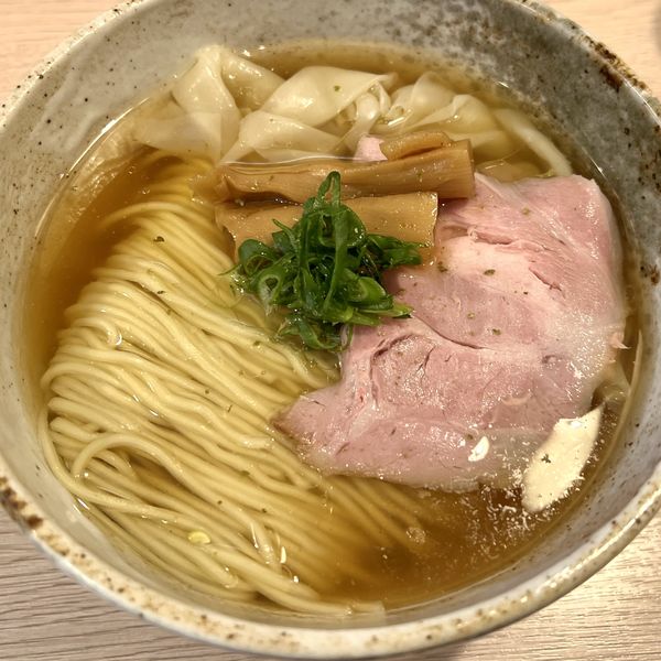 「ワンタン塩らーめん」@麺笑巧真の写真