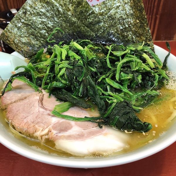「ラーメン中盛り780円ほうれん草トリプル150円」@千家 大井松田店の写真