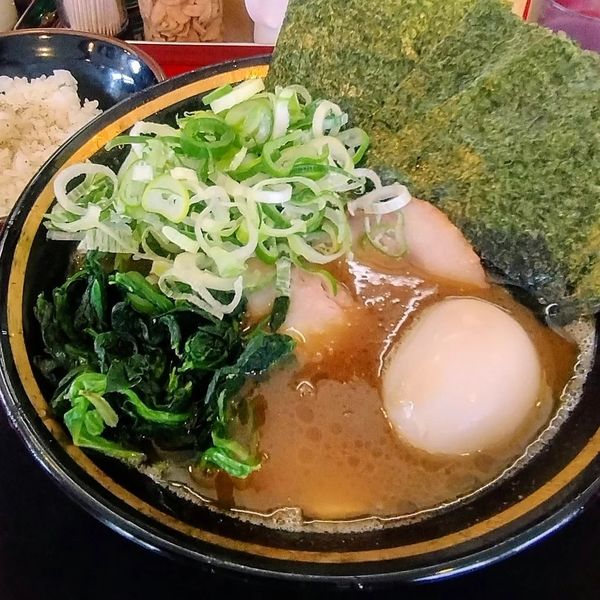 「ラーメン､味玉､薬味ネギ､バラチャーシュー」@家系ラーメン 熊田家の写真