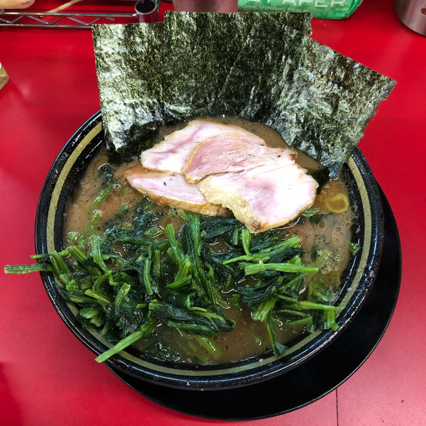 「ラーメン麺少なめ(+青菜)味薄」@IEKEI_TOKYO 王道家直系の写真