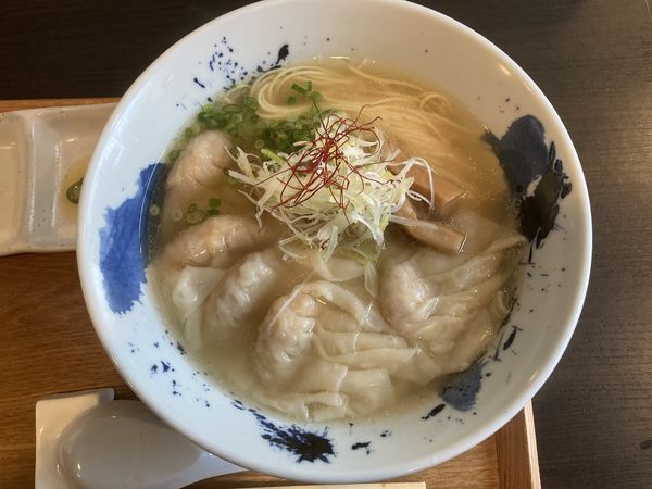 「雲呑麺 950円」@豚骨清湯・自家製麺 かつらの写真
