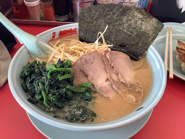 「醤油ネギチャーシュー麺 1030円」@山岡家 千葉若葉区店の写真