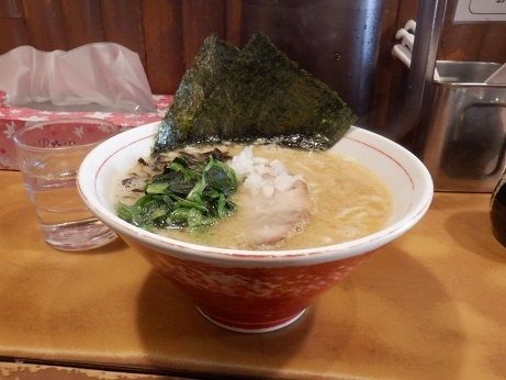 「醤油豚骨ラーメン　スタンダード」@横浜家 岡野町店の写真