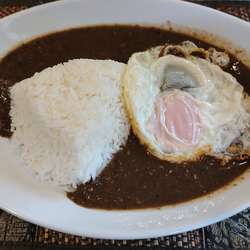 （数量限定）ブラックマッサマンカレー　９９０円