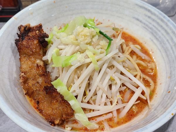 「唐揚げラーメン」@旨辛ラーメン表裏 高田馬場店の写真