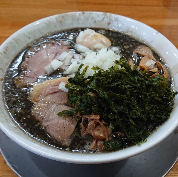 「特製竹炭みそ(背脂  普通)」@中華そば136の写真