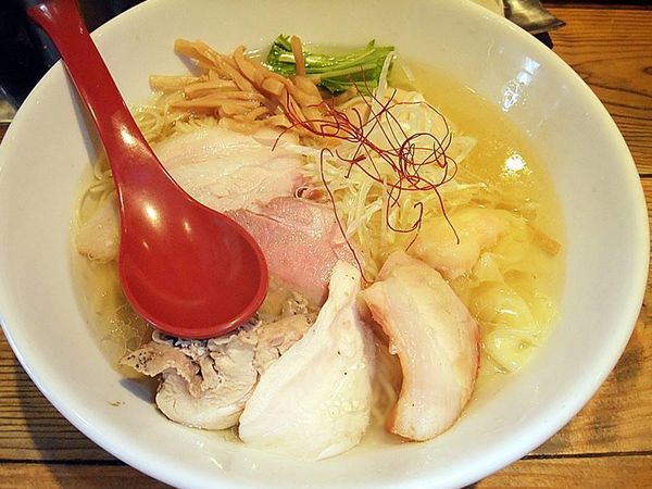 「特製塩ラーメン」@麺屋 翔 西新宿本店の写真