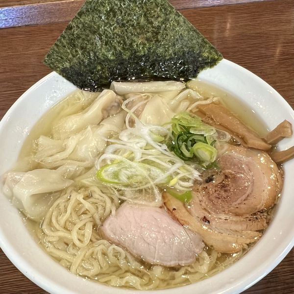 「塩ワンタン麺（中太麺）」@らーめん一辰の写真