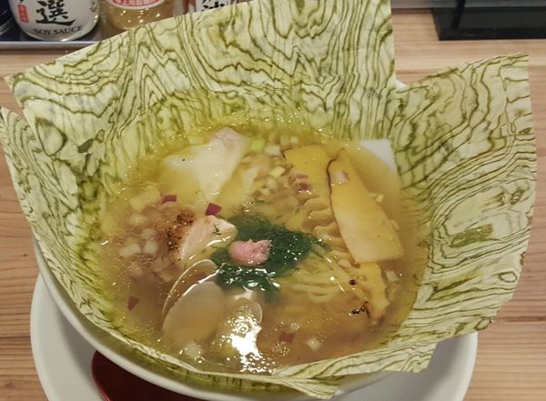 「春息吹塩中華」@麺屋琥珀の写真