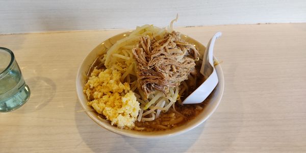 「ラーメン中盛　野菜まし」@麺とび六方 伊那店の写真