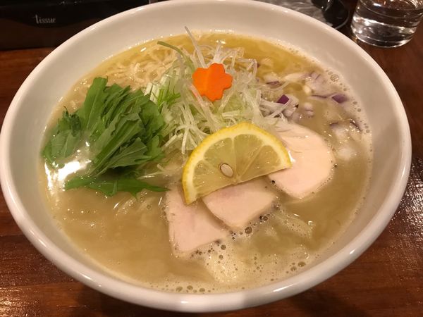 「白鶏湯/白　大盛り」@麺や コリキの写真