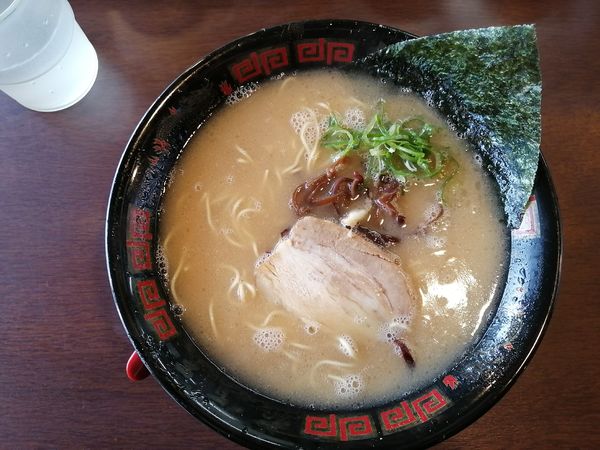 「豚骨醤油ラーメン」@濃厚とんこつラーメン 有頂天 小牧店の写真