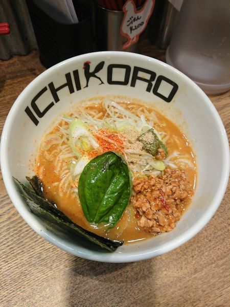 「バジル味噌鶏そば  太麺 980円」@鶏そば十番 156 ICHIKORO 麻布十番店の写真