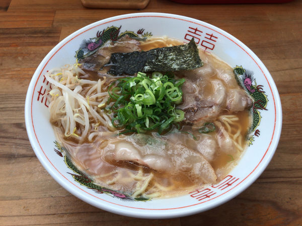 「ラーメン（680円）」@紫川ラーメンの写真