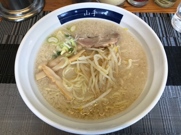「ゆきラーメン 大盛　750円」@山手らーめん 新館の写真