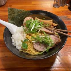 比内地鶏のあぶらそば 中盛り 880円