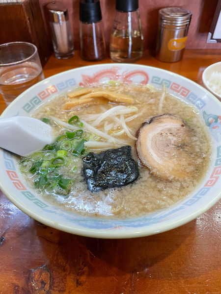 「ラーメン　半ライス」@中華そば専門店 木八 三島店の写真