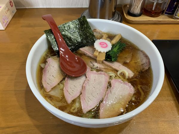 「焼豚ワンタンメン（1110円）」@とら食堂 松戸分店の写真