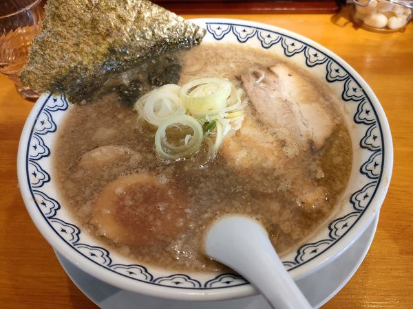 「ラーメン+クーポン味玉 850円 硬め」@東京豚骨拉麺ばんから 亀戸店の写真